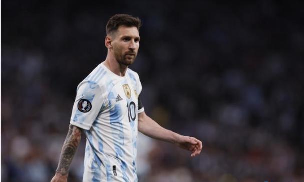 如果把郭靖放在天龙八部中，他能排第几？他不是这4人的对手